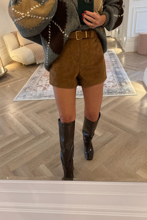 CAMEL VELVET TEXTURED SHORTS