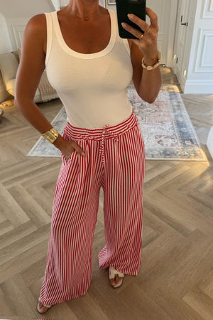 WHITE RIBBED VEST TOP