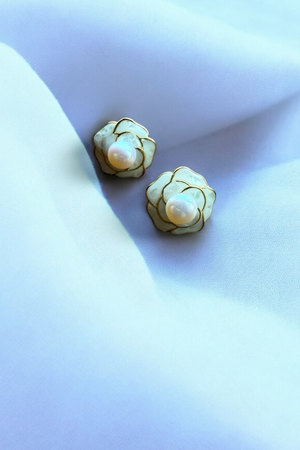 GOLD AND PEARL EFFECT FLOWER  EARRINGS