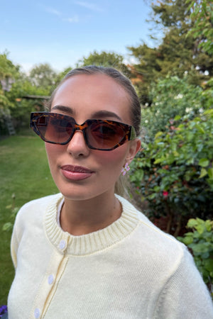 BROWN TORTOISESHELL OVAL SUNGLASSES