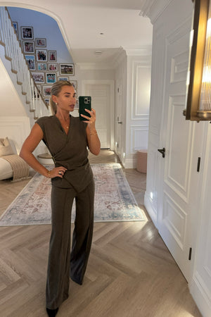 SUPER SOFT BROWN SLEEVELESS CO-ORD