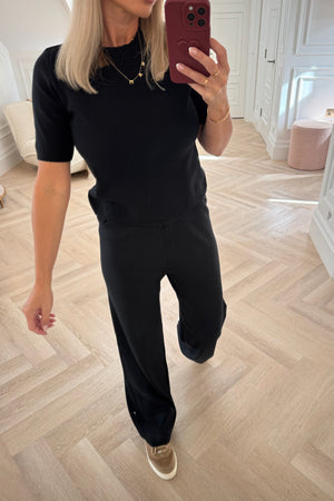 BLACK SHORT SLEEVE SOFT KNIT CO-ORD